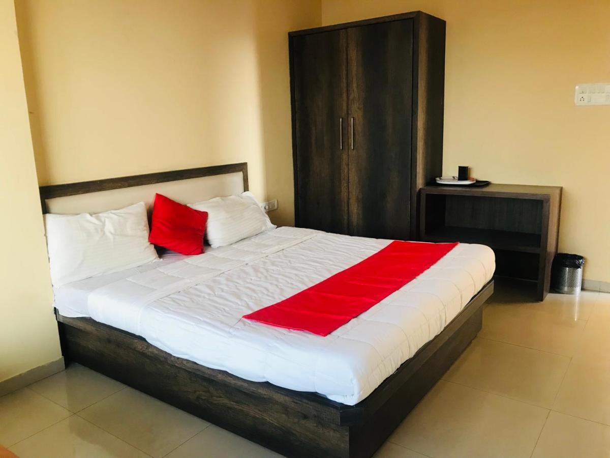 Staymaker Prakash International Gonikoppal Екстериор снимка